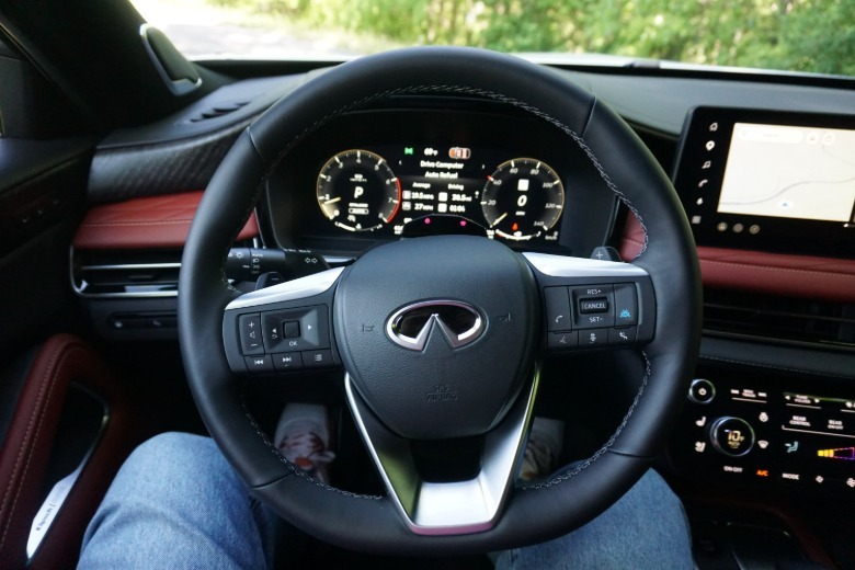 2027 Infiniti QX65 Autograph steering wheel
