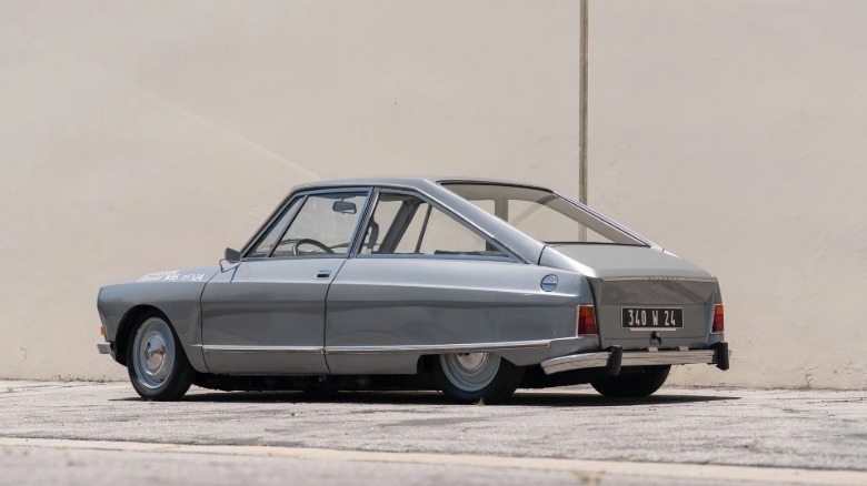 Rear 3/4 view of a silver 1970 Citroën M35 prototype