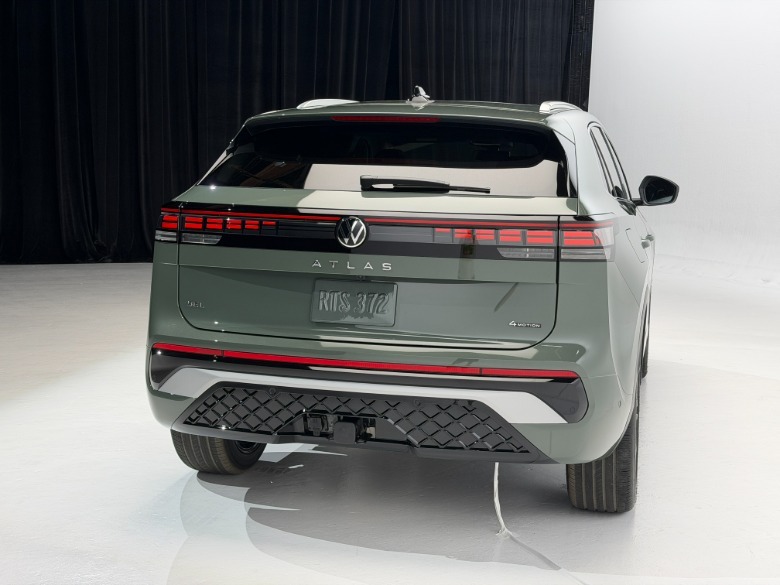 Rear end of a 2027 Volkswagen Atlas Cross Sport