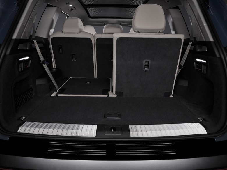 2027 Audi Q7 trunk