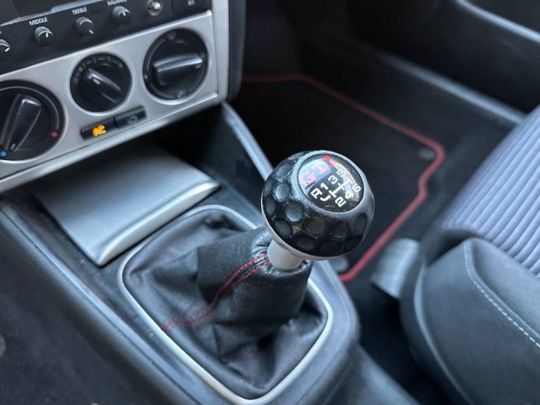 2002 Volkswagen GTI 337 Shift Knob image