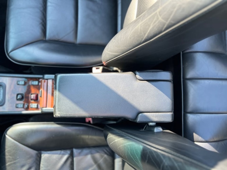 1994 Mercedes-Benz E320 Cabrioletcenter console image