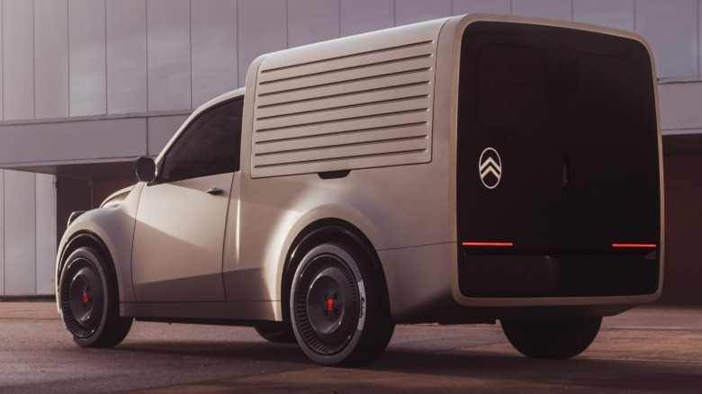 Rear 3/4 view of the Citroën 2CV Fourgonnette concept