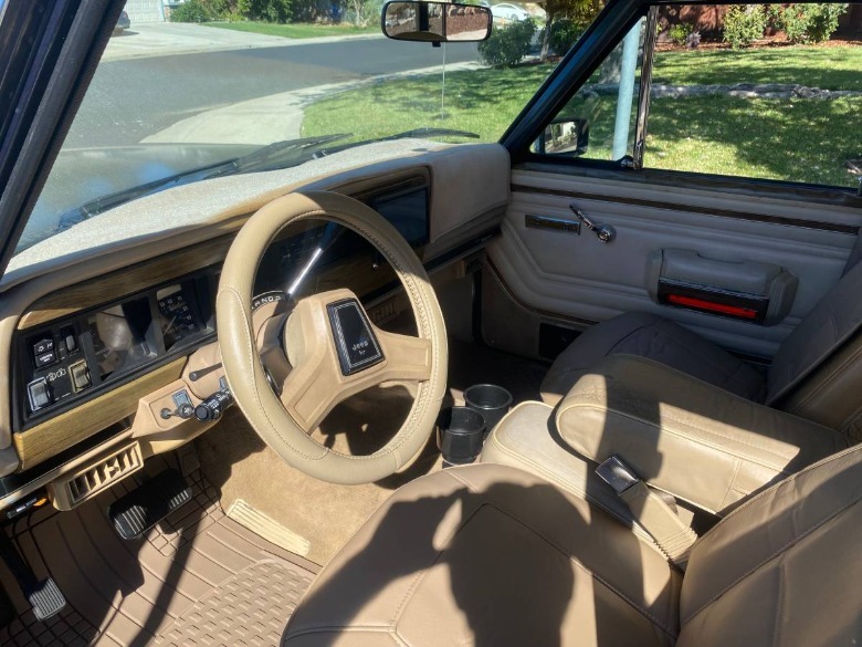 1990 Jeep Grand Wagoneer
