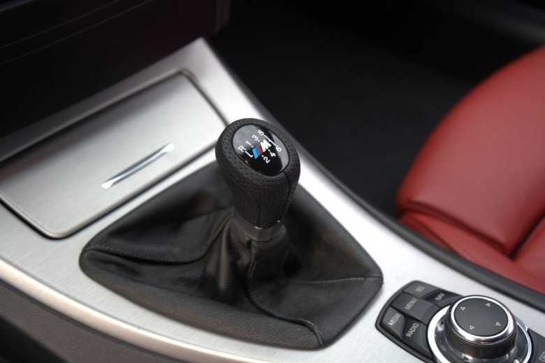 2013 BMW 335i M-Sport six speed shifter image