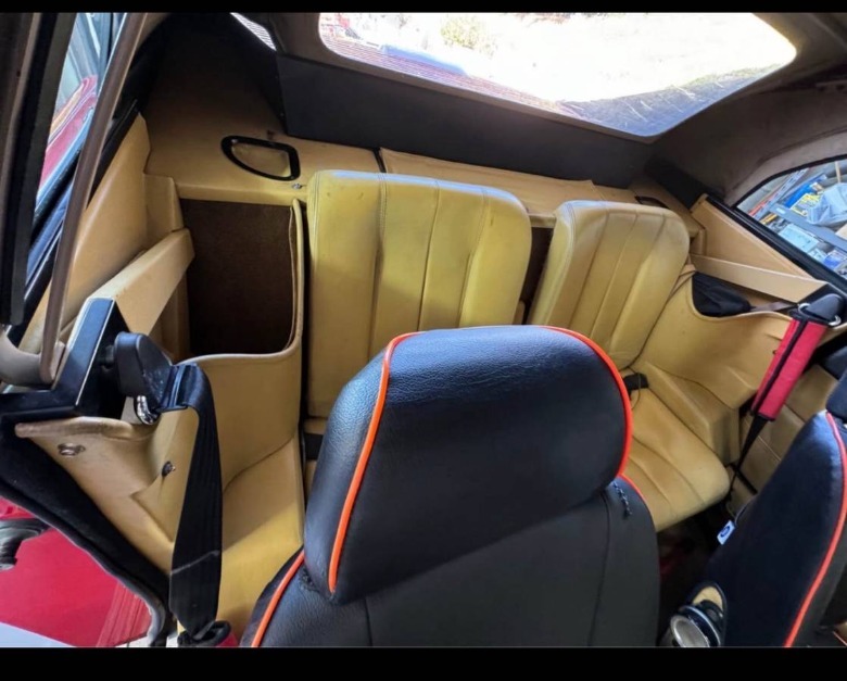 1986 Ferrari Mondial 3.2 rear seats