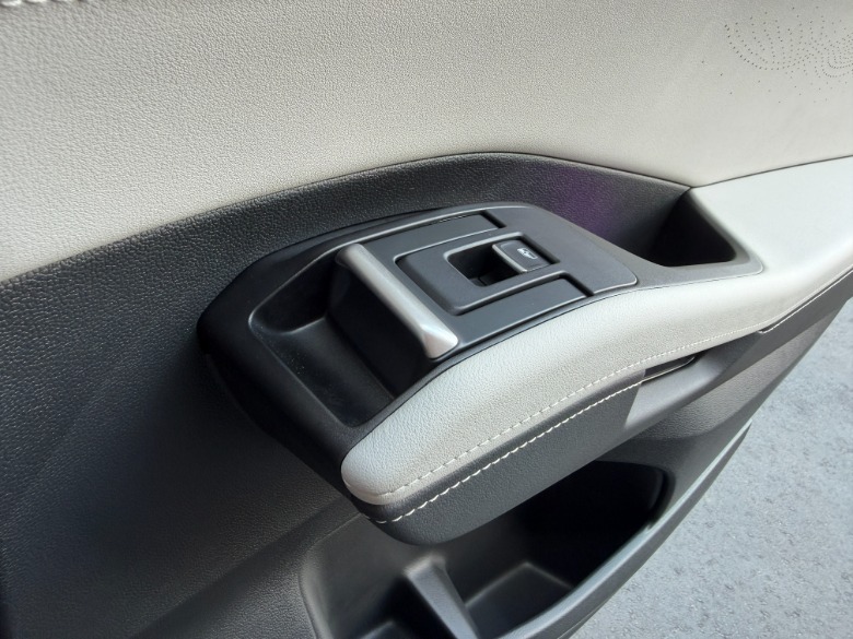 Door handles on a 2027 Volkswagen Atlas