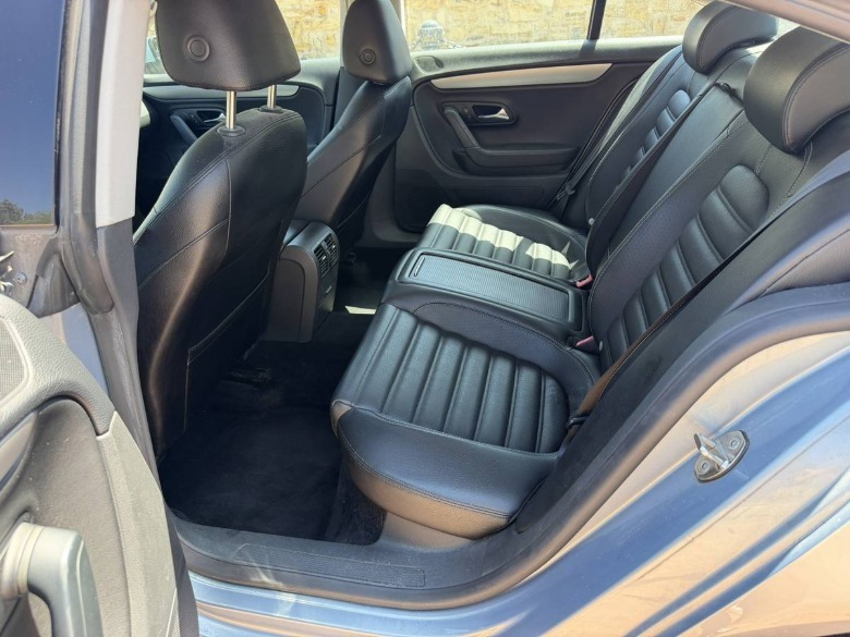 2010 Volkswagen CC R-Line rear seat image