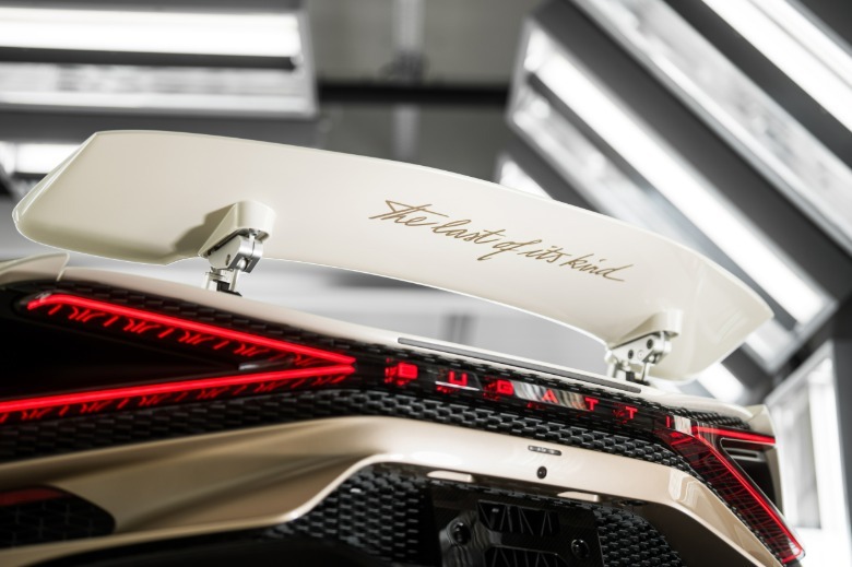 Bugatti's Final W16 Mistral Has Paint Called 'Sparkle' And A Falcon Head Sculpture In The Shifter