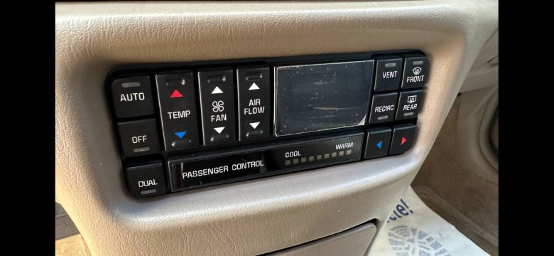 2002 Buick Regal GS Joseph Abboud edition climate control